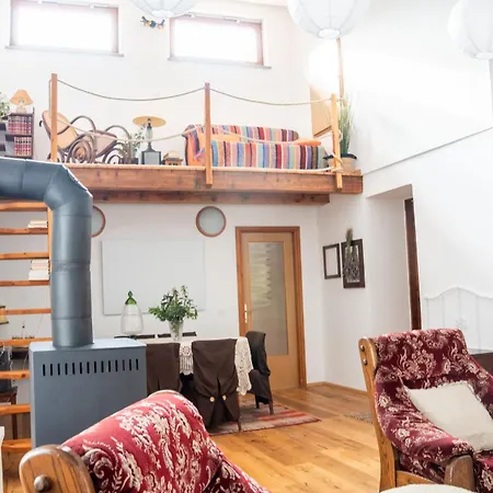 Rustic House In Vipava Valley Vakantiehuis *